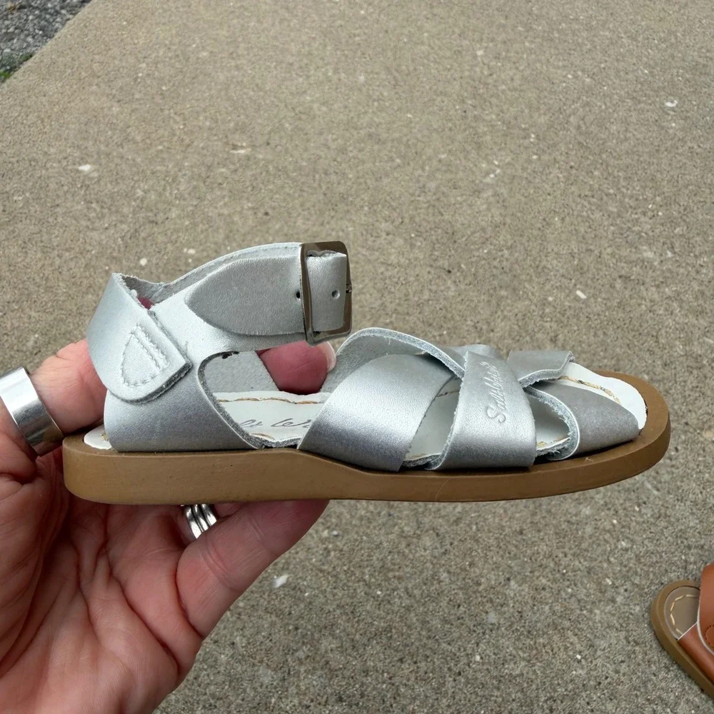 Salt Water Sandals Hoy Shoe Co Original 812 Silver Metallic Leather Kids Sz 5